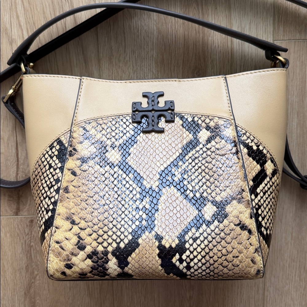 Tory Burch Small McGraw Snake Embossed Bucket Bag - Picture 2 of 6